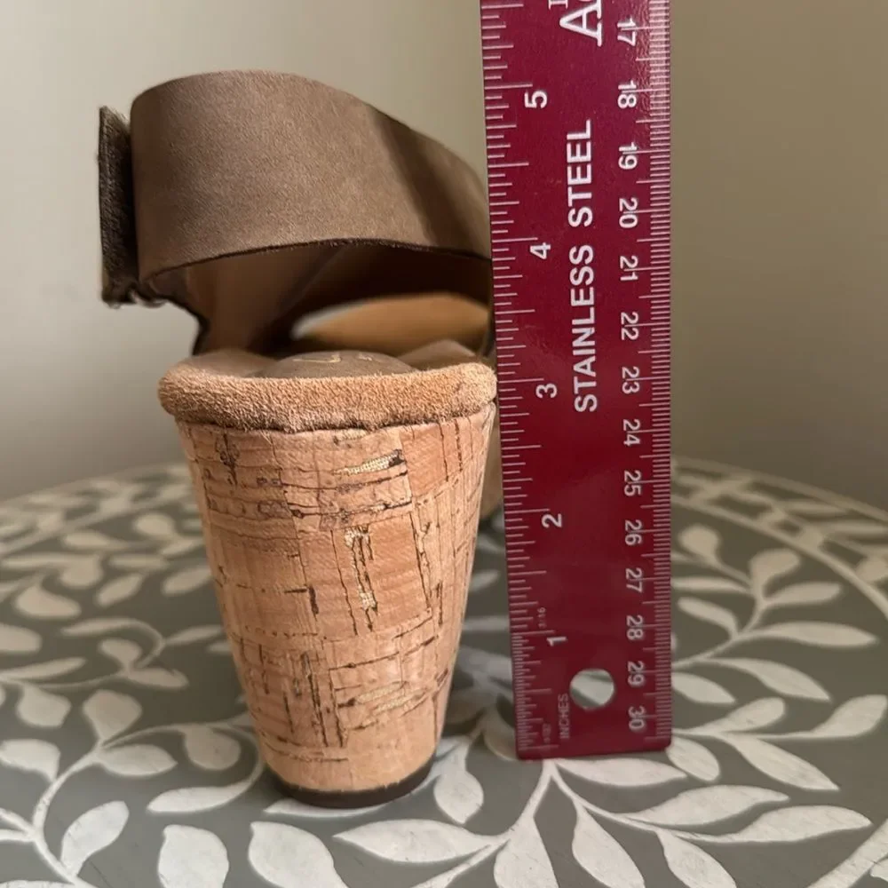 Single Shoe Clark’s Caslynn Shae Brown Wedge Sandal Sz 10 *LEFT SHOE ONLY*